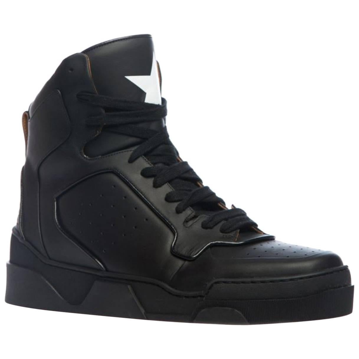 Givenchy Tyson Iii Hi-Top Sneakers (Size - 42) For Sale