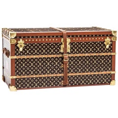 LOUIS VUITTON Miniature 'Miss France' Trunk in Wood and gilded Metal