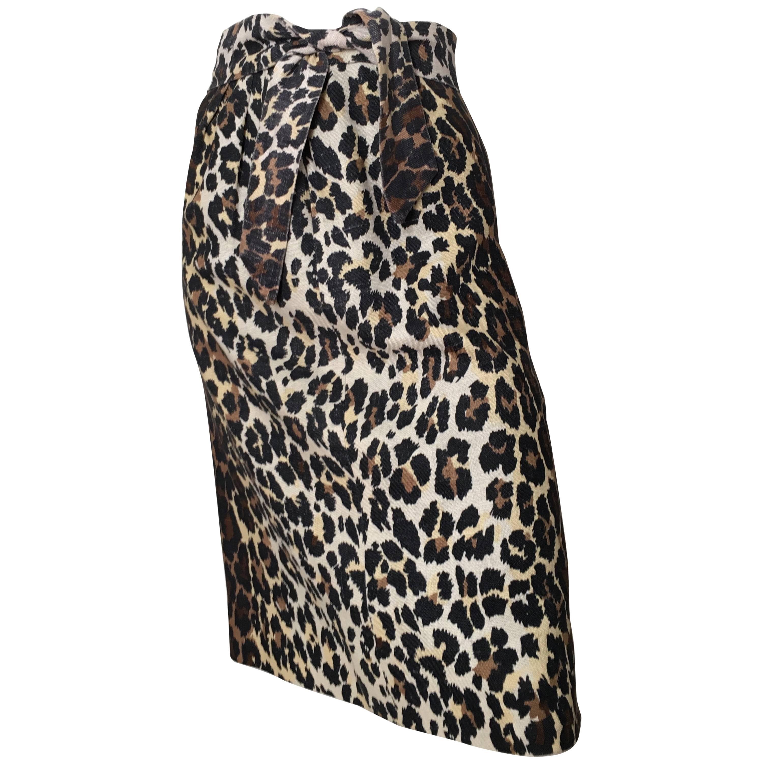Bill Blass Linen Cheetah Print Skirt Size 4. For Sale