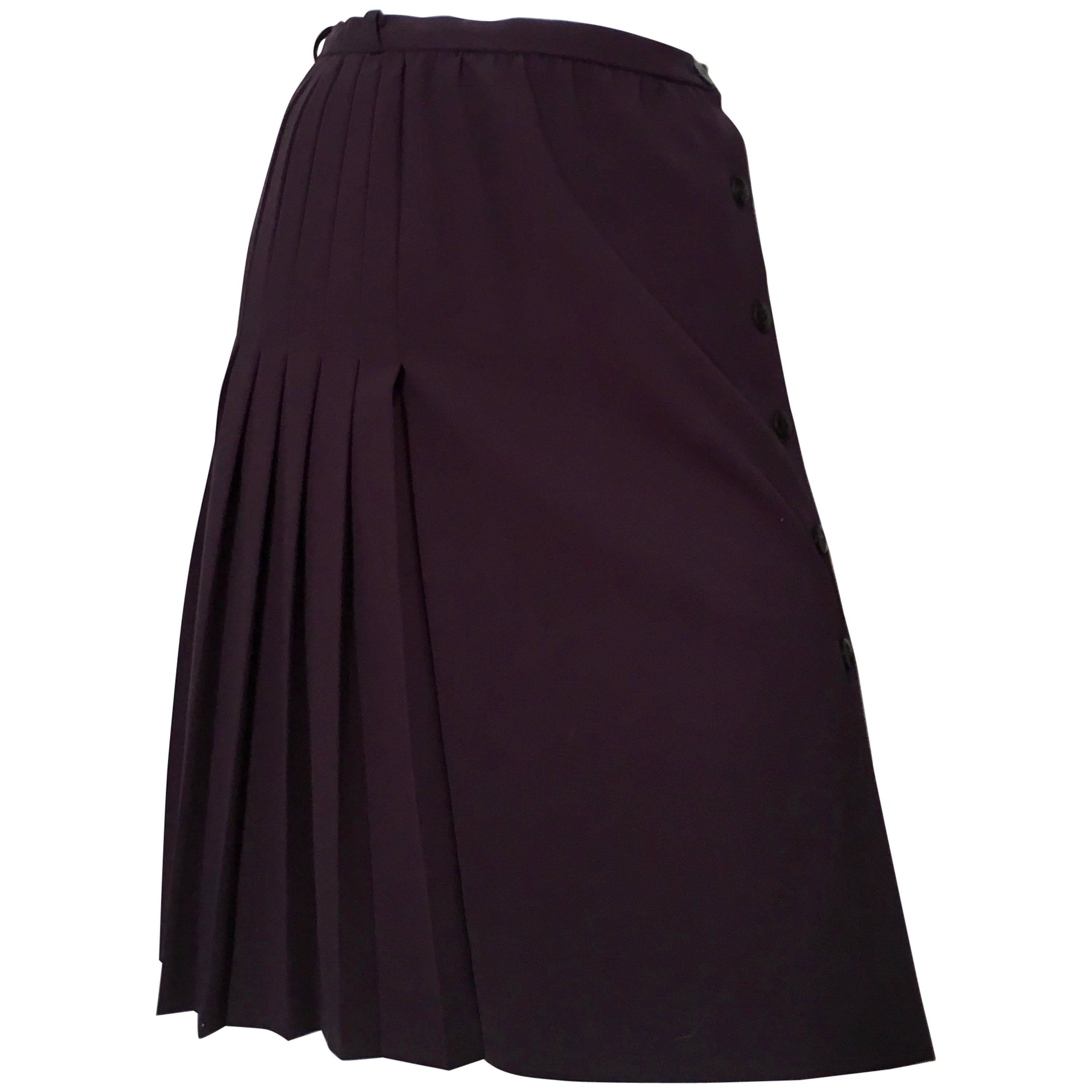 Valentino Boutique Navy Wrap Pleated Skirt Size 4. For Sale