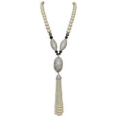 Rare collier sautoir Yves Saint Laurent par Loulou De La Falaise, années 1980