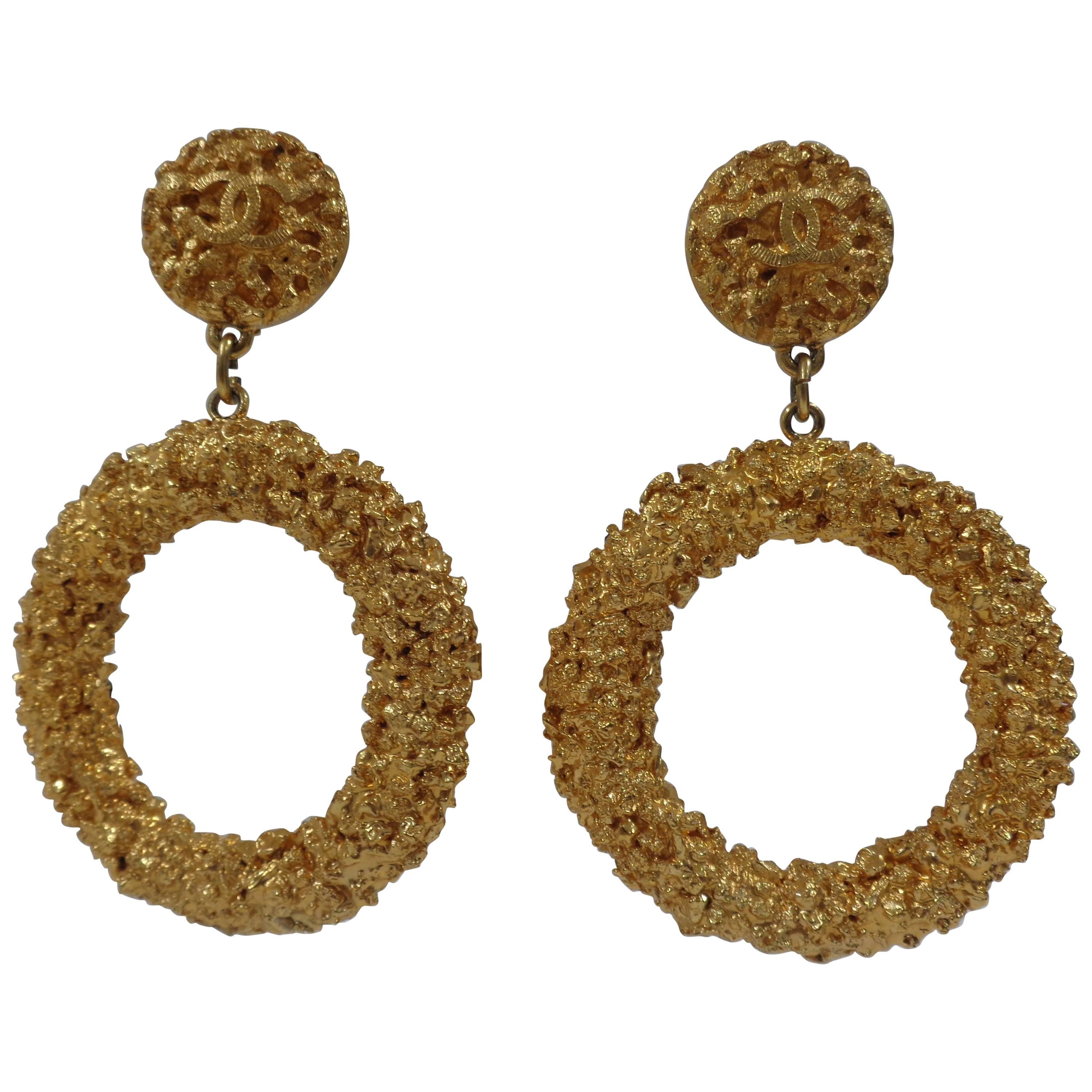Chanel gold tone circle cc logo clip on earrings