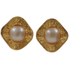 Chanel gold tone faux white pearls clip on earrings