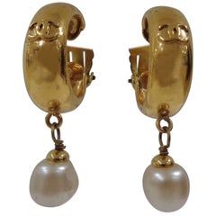 Chanel gold tone faux white pearls clip on earrings