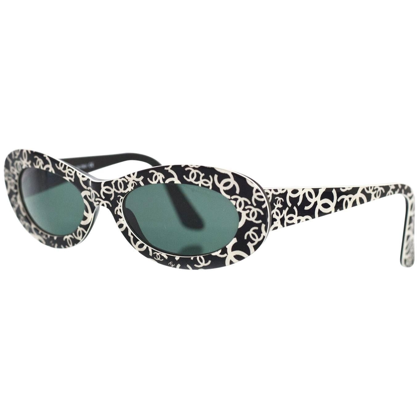Chanel Rare Vintage Black and Ivory CC Graffiti Sunglasses For Sale at  1stDibs