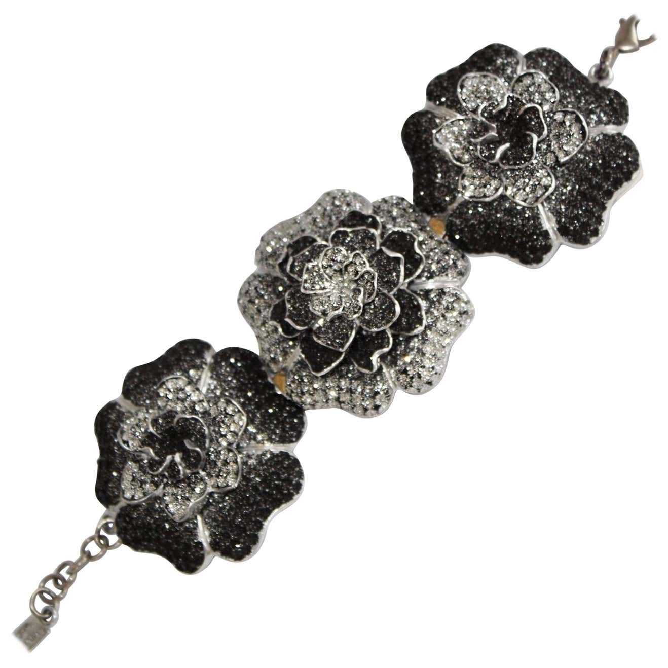 KMO Paris Triple Flower Bracelet For Sale at 1stDibs