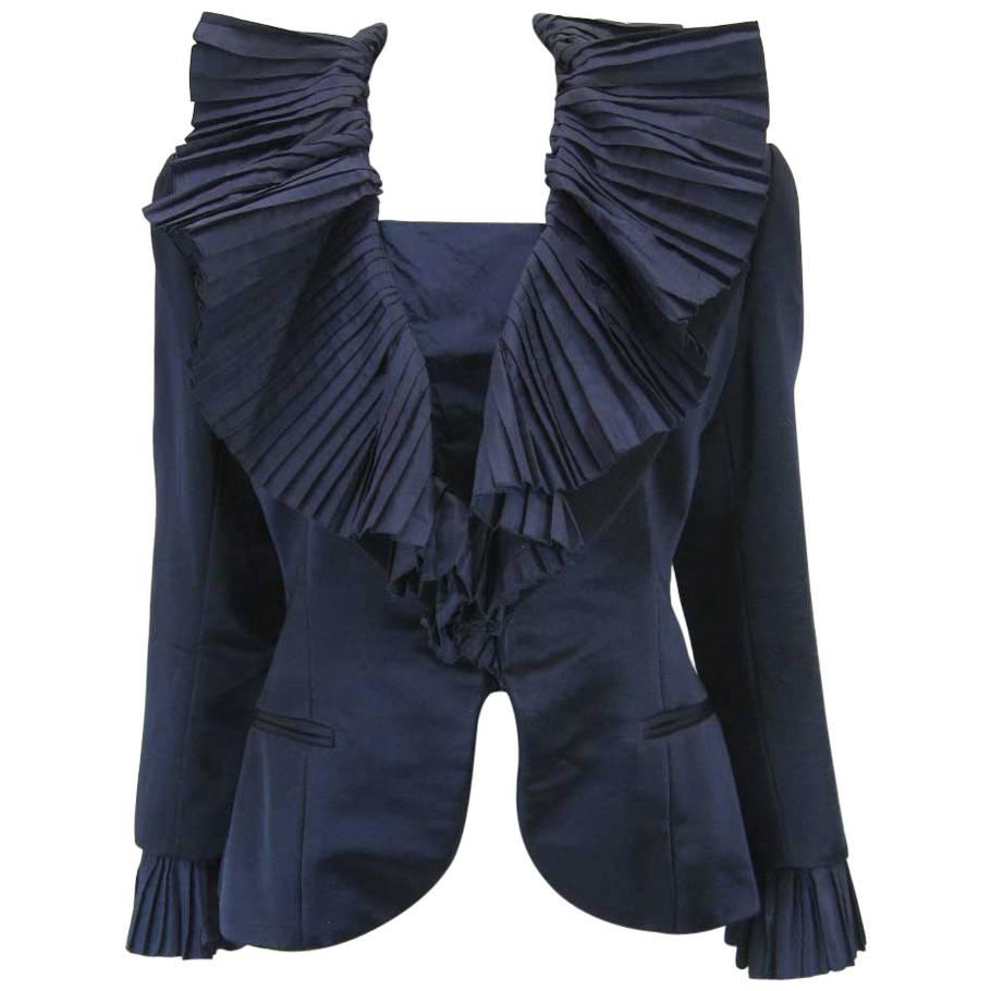 Christian Dior Abendjacke aus blauem Satin mit großem plissiertem Kragen im Angebot