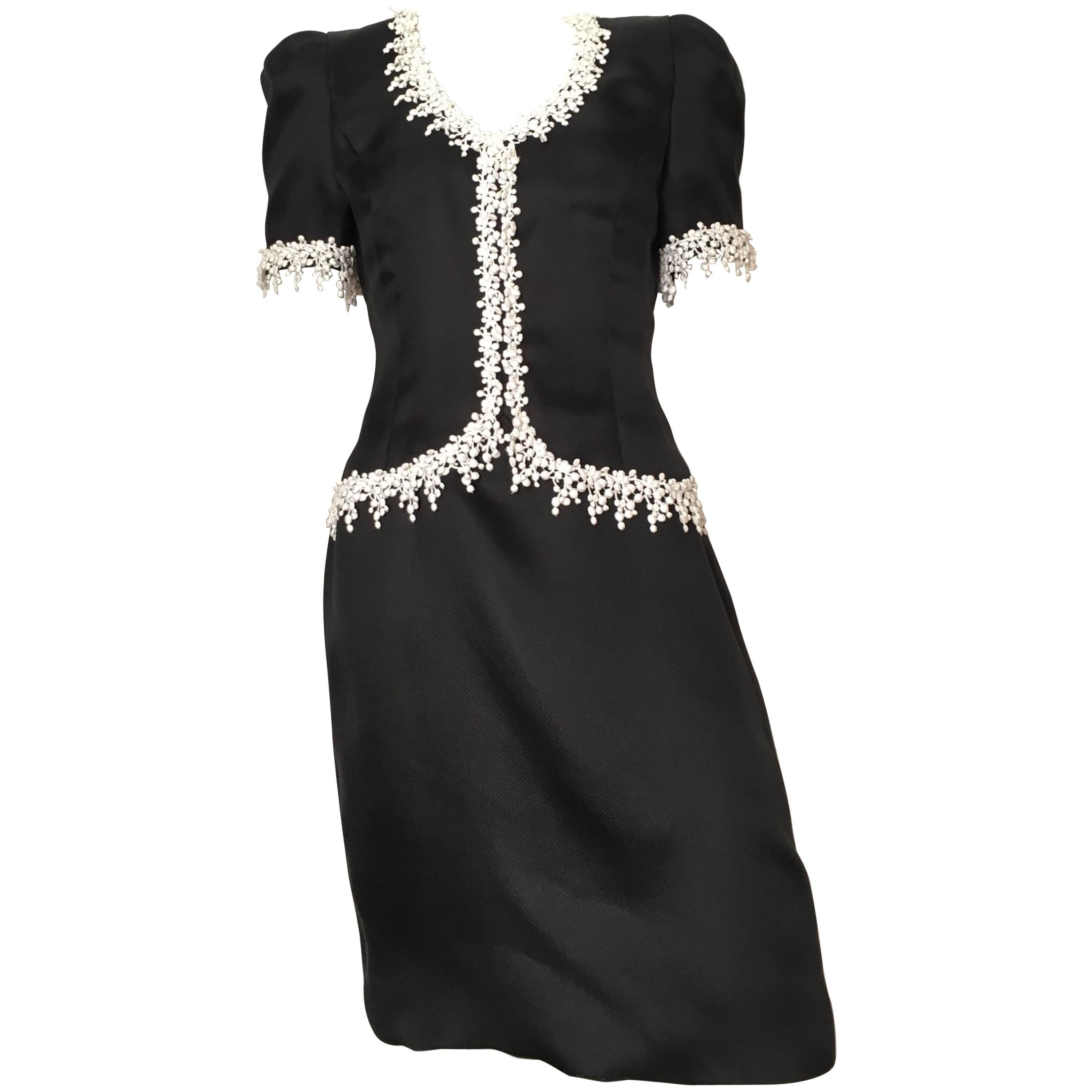 Carolina Herrera 1990s Black Silk Evening Cocktail Dress Size 8. For Sale