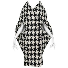 Important Runway Alexander McQueen 2009 Dogtooth Cocoon Coat Museum Worthy 