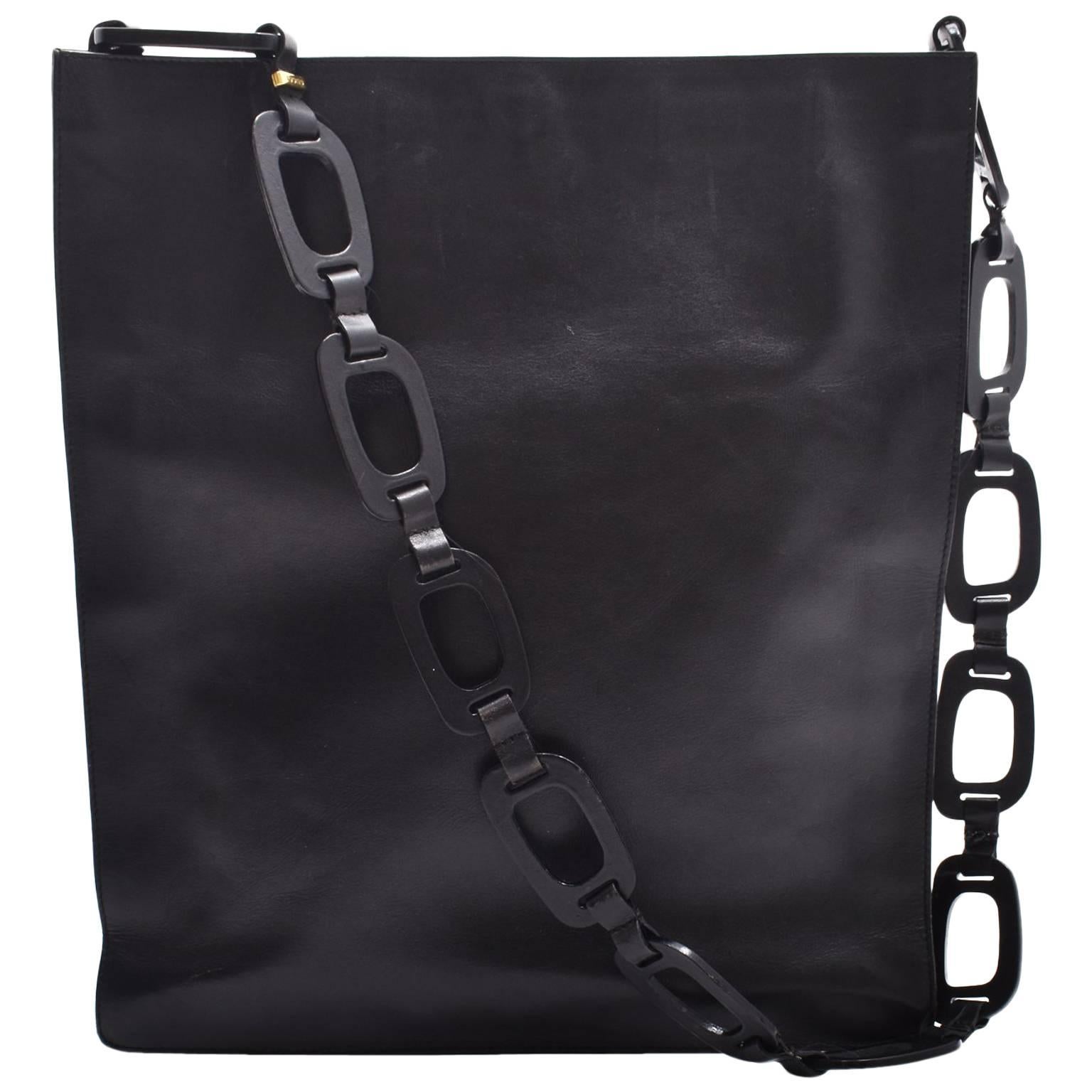 Gucci Black Leather Handbag with Geometric Chains Shoulder Strap For Sale