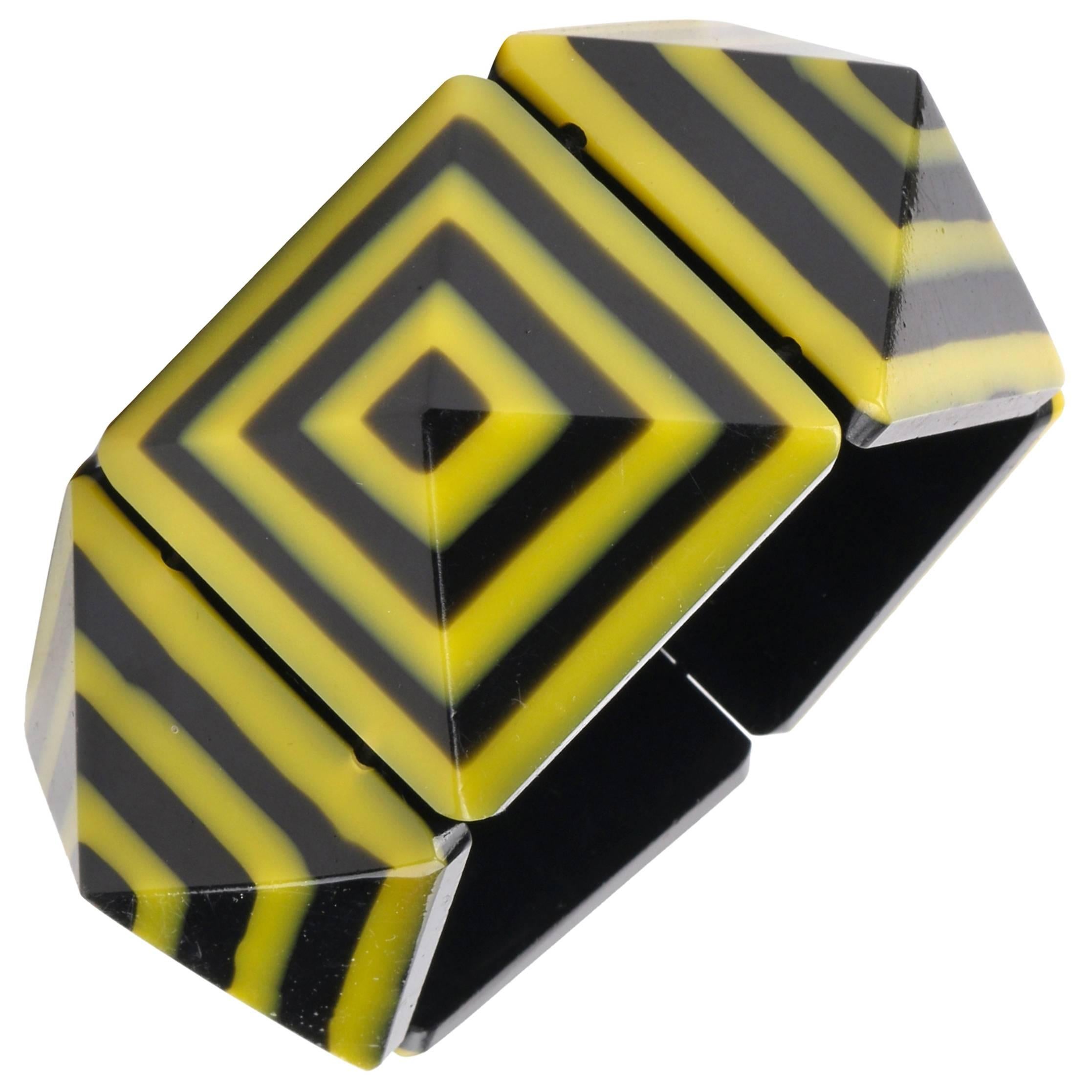 c.1980's Black & Yellow Lucite Pyramid Geometric Stretch Bracelet 