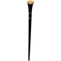 Gucci Italy Vintage Walking Stick ou canne avec montre Gucci en laiton