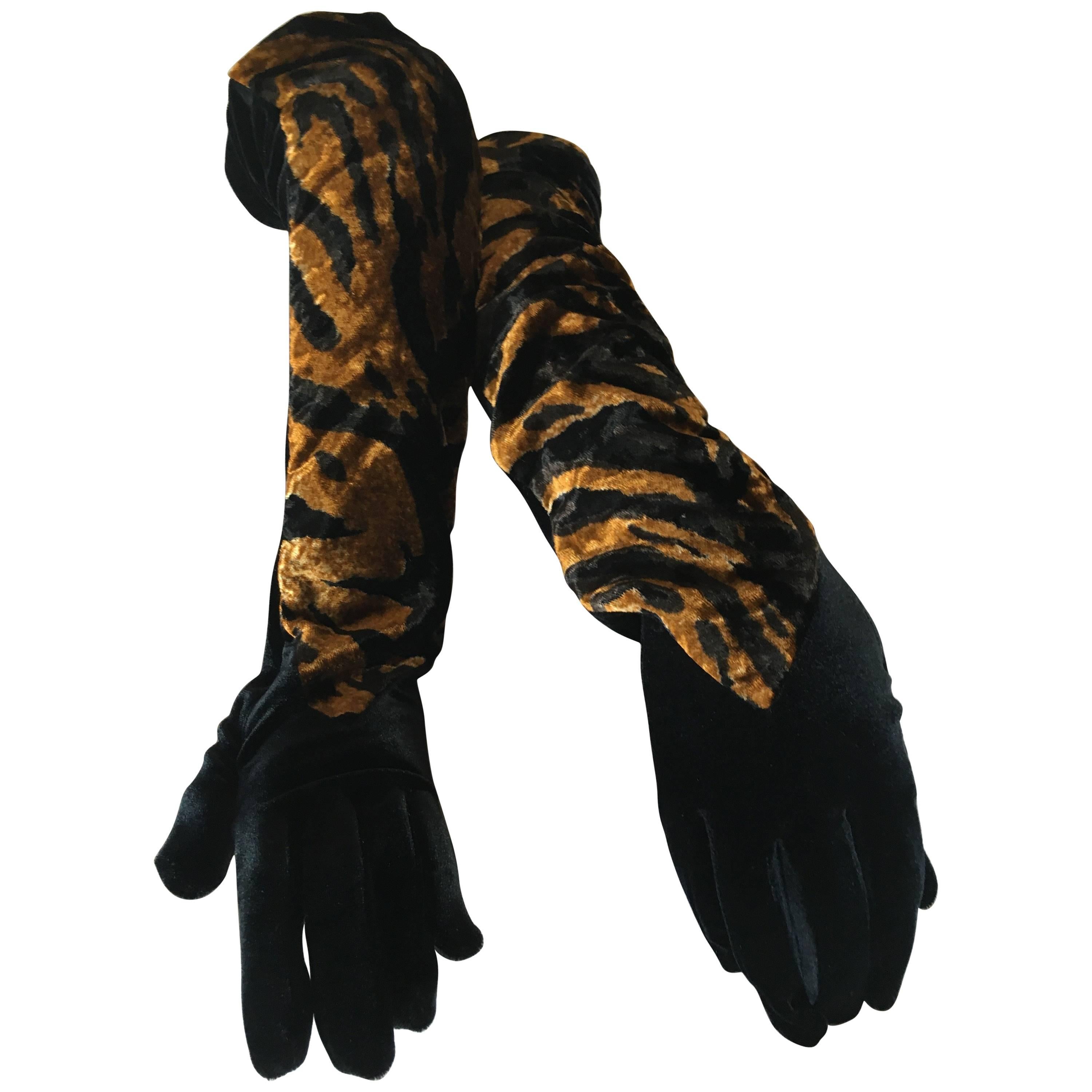 Yves Saint Laurent Rive Guache Vintage 1970's Velvet Animal Print Gloves NWT For Sale