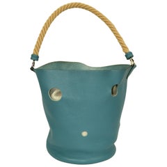 HERMES "Mangeoire" Kollektion Blaue Taurillon Bucket Bag aus Leder