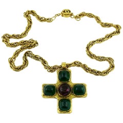 Chanel Vintage Iconic 1980s Gripoix Byzantinisches Kreuz Anhänger Halskette