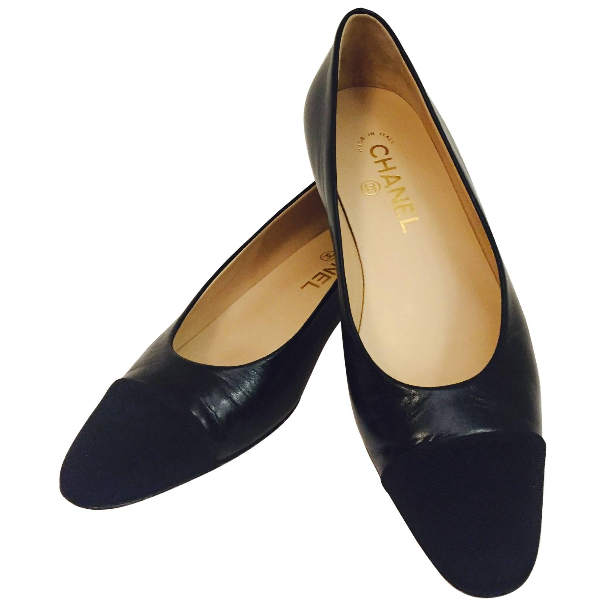 Classic Chanel Black Leather Flats With Black Grosgrain Cap Toes