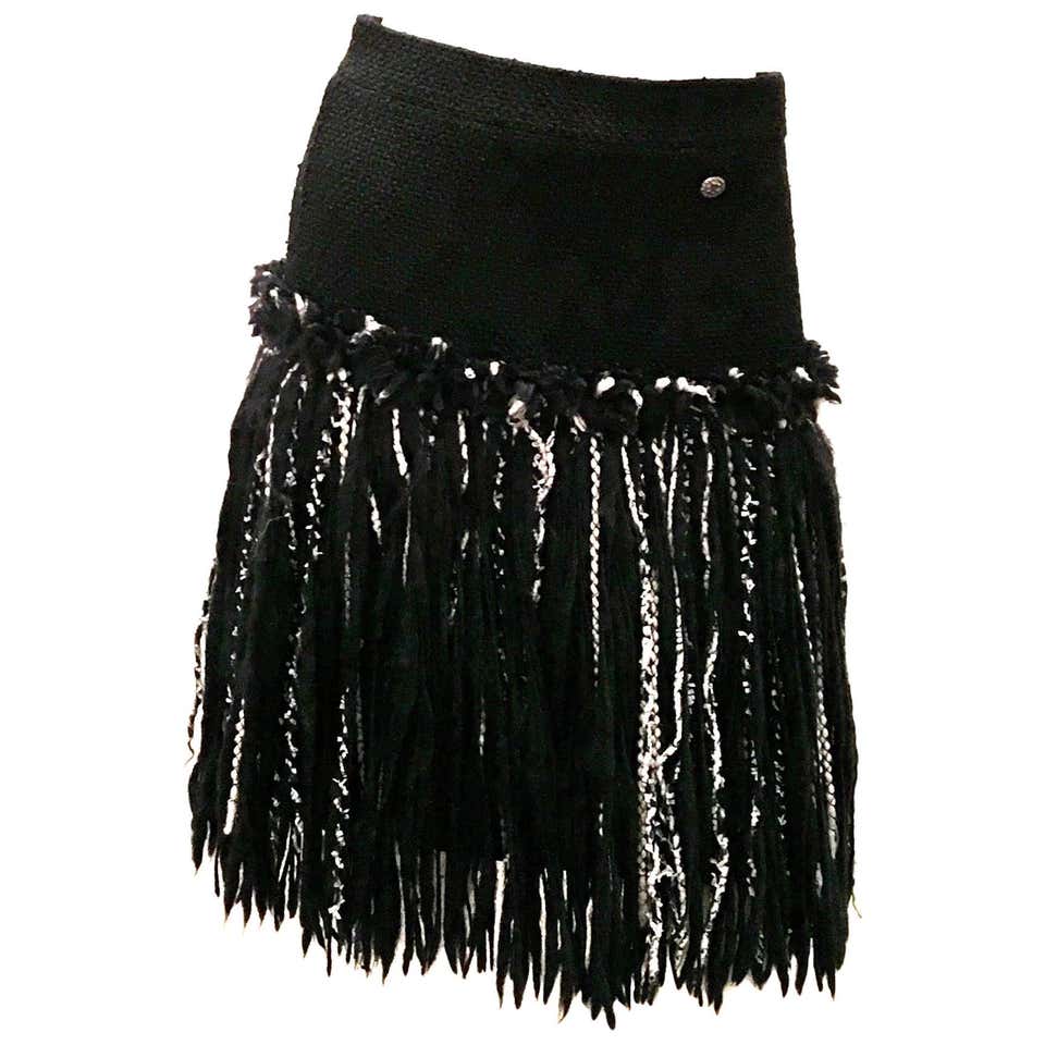 Chanel Black Silk Pleated Skirt sz 42 For Sale at 1stdibs