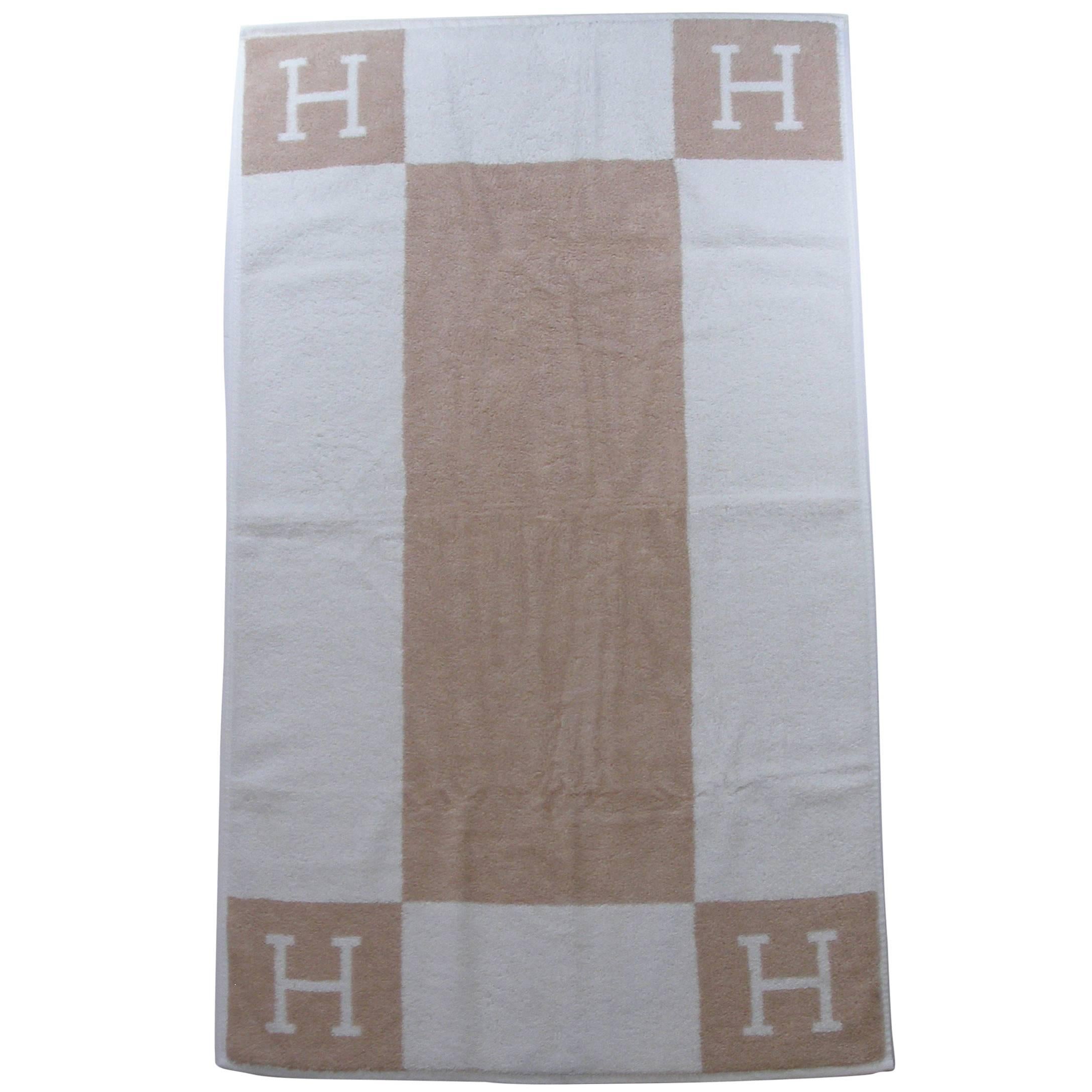 Rare Hermès Avalon Face Towel Créme and Noisette Color 99 cm x 57 / Brand New 