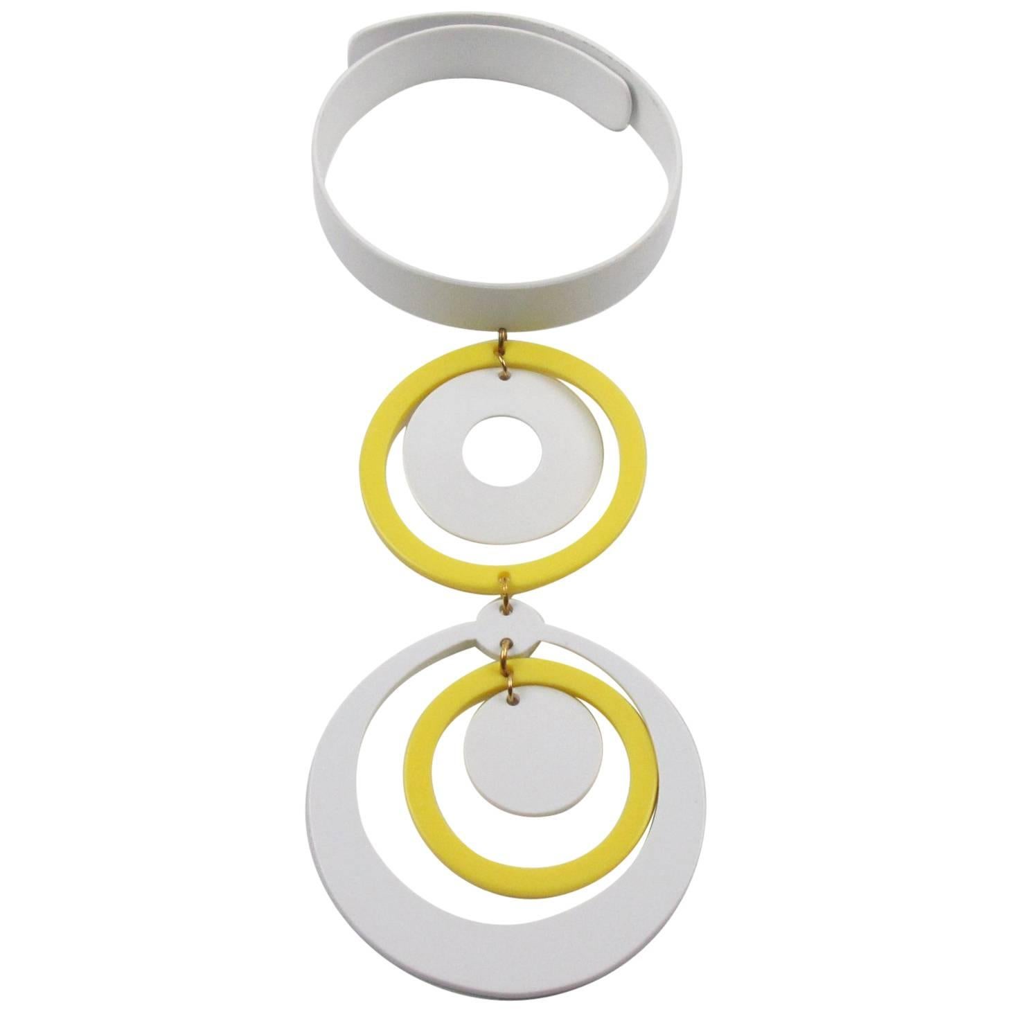 Andre Courreges Bold Mod Space Age White and Yellow Lucite Dog Collar Necklace