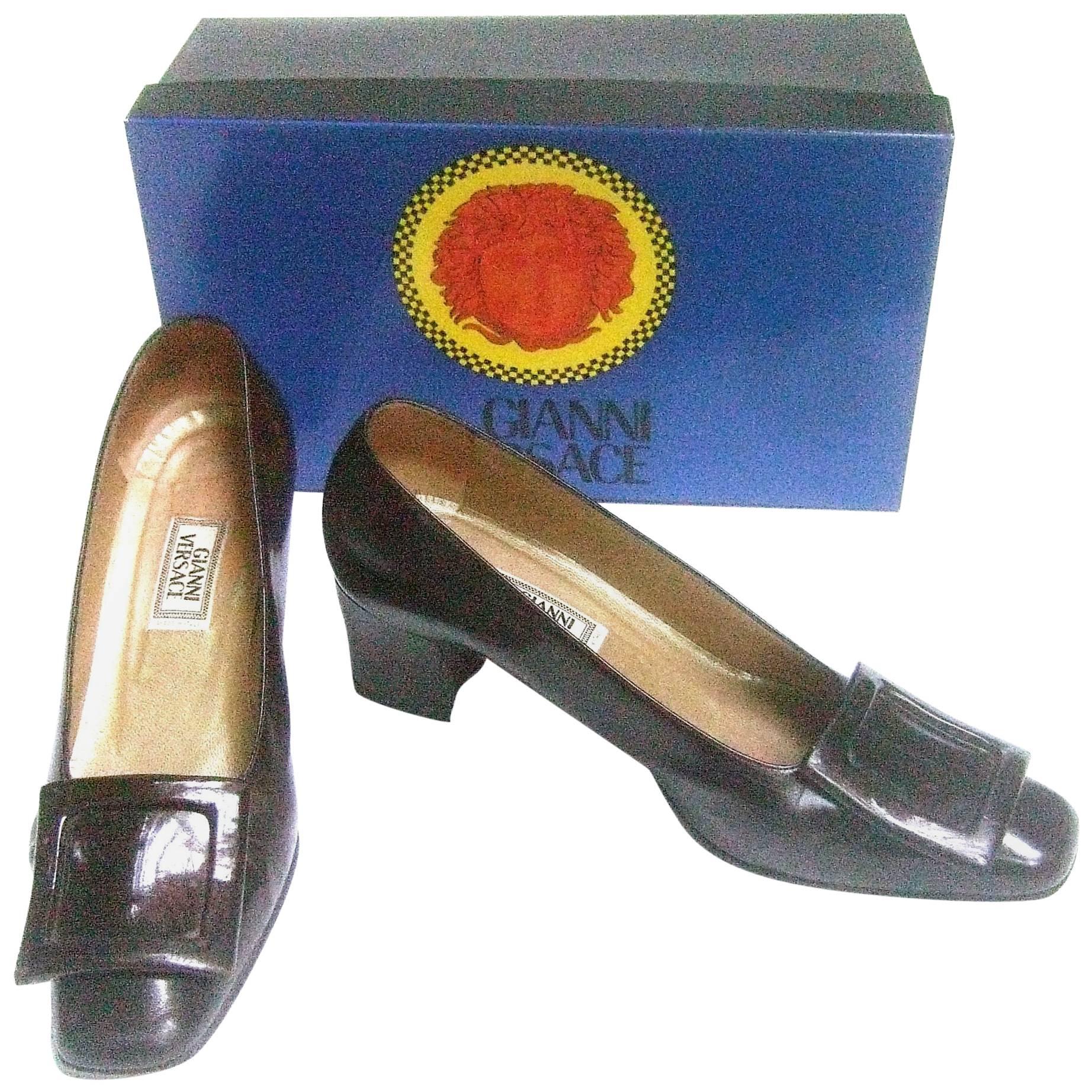 Versace Chocolate Brown Leather Pumps in Versace Box Size 39 c 1990 For Sale