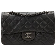 1996 Chanel Cuir d'agneau noir Vintage So Black Petit sac classique à double rabat