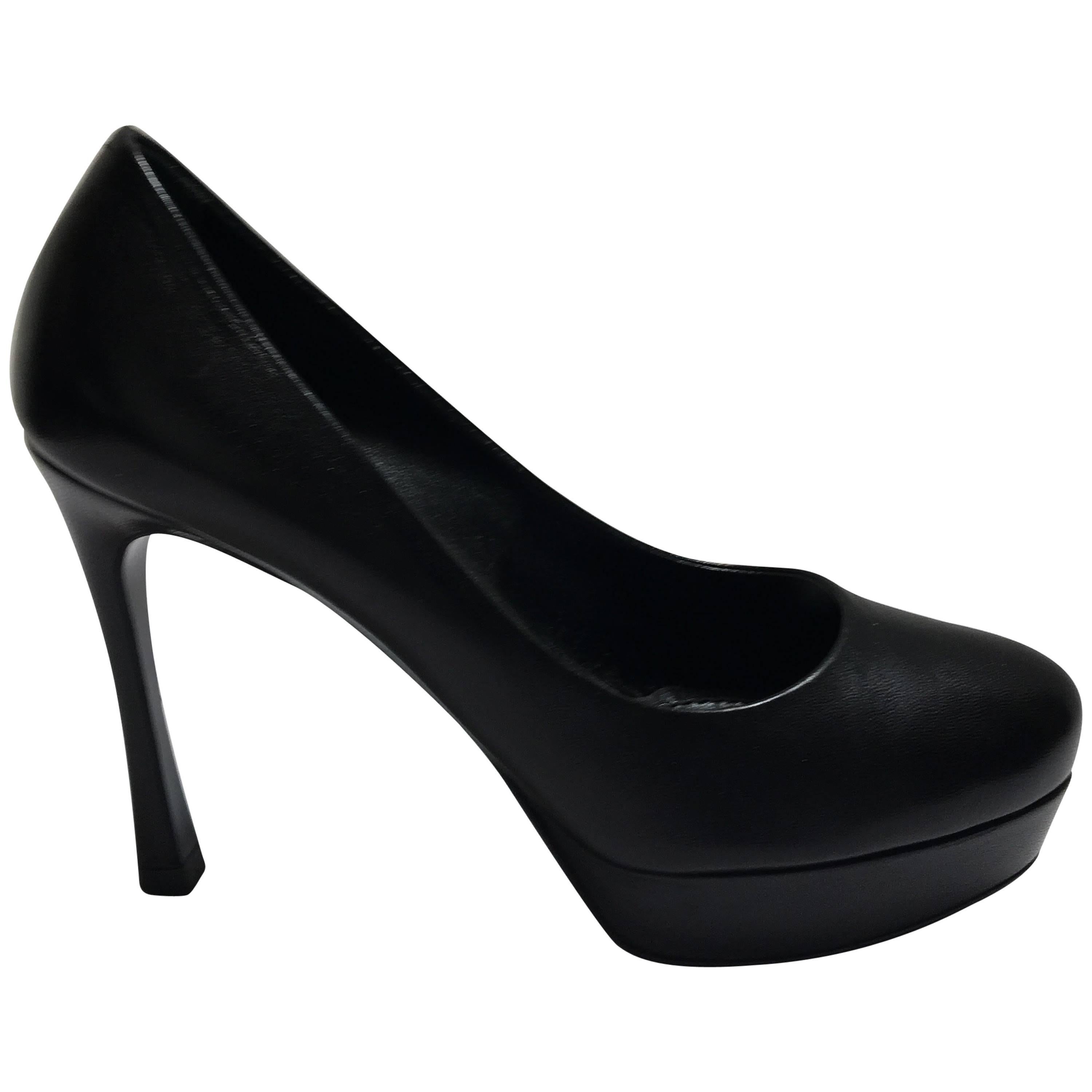 Yves Saint Laurent Platform Pump