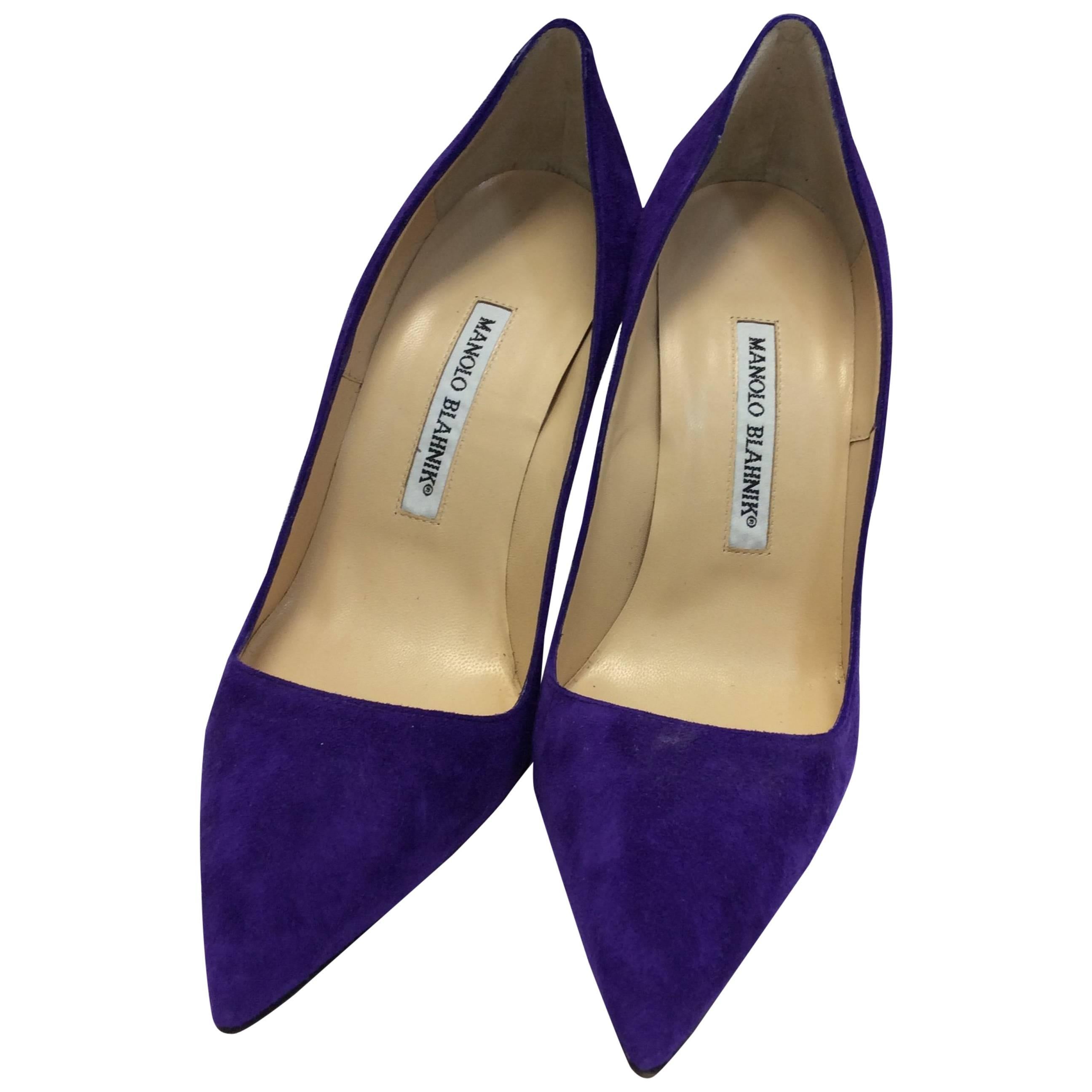 Manolo Blahnick New Purple Suede Pumps
Made in Italy
Size 37
4 inch heel
$476
