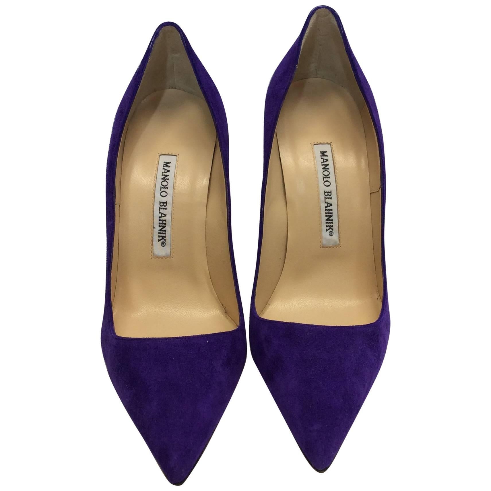 Manolo Blahnick New Purple Suede Pumps For Sale