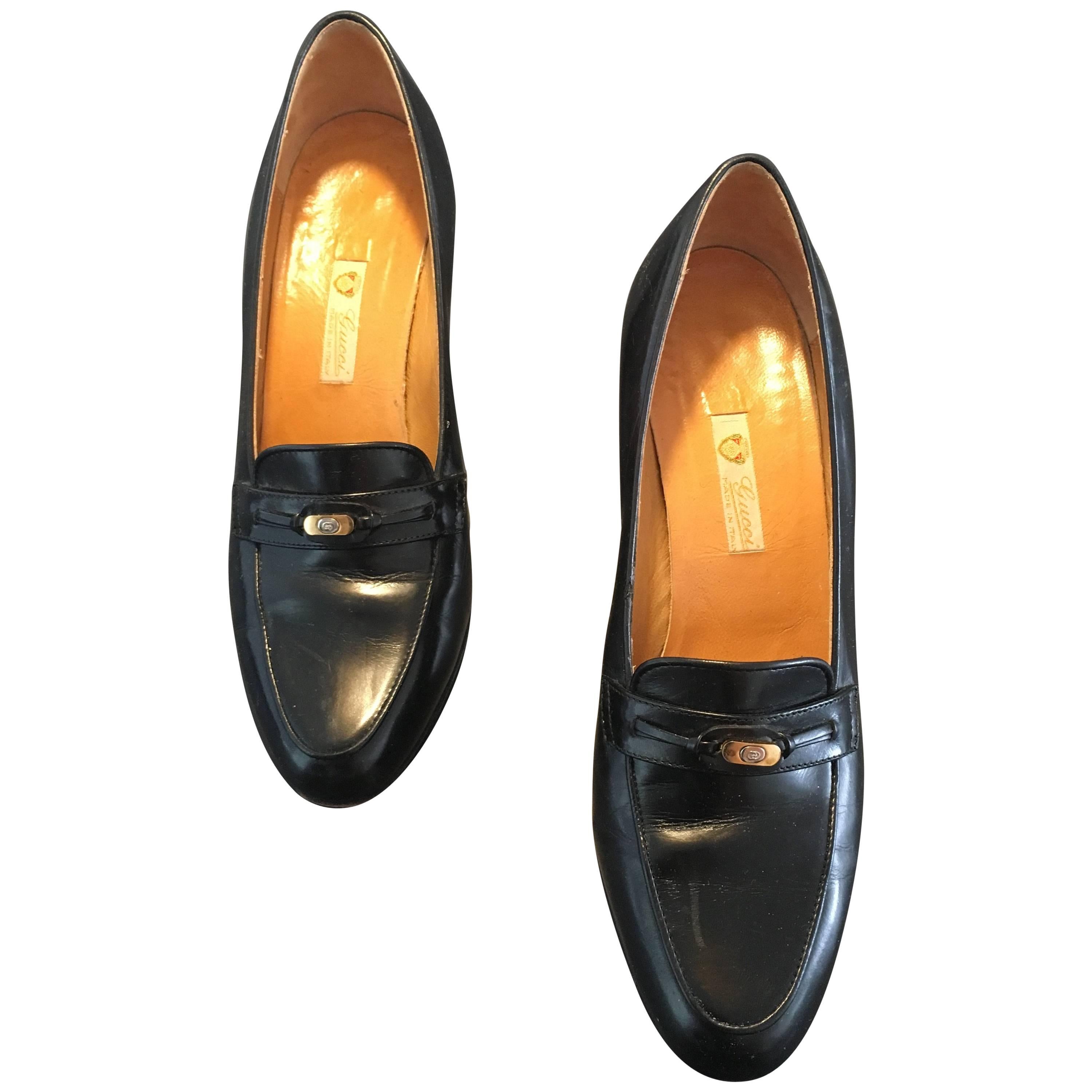 Gucci Black Leather Heeled Loafers Size 37.1/2 B. For Sale