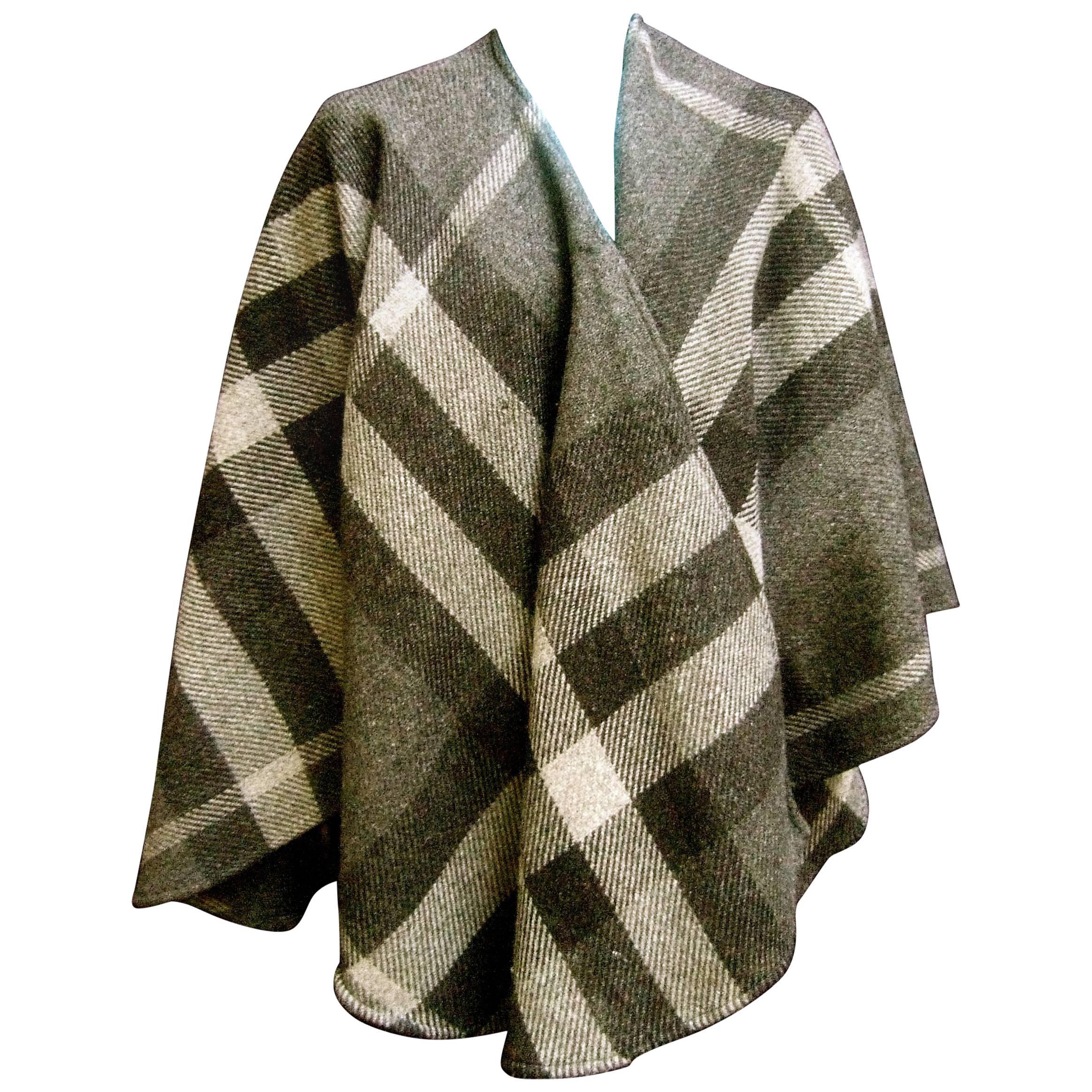 Burberry Stylish Gray Plaid Wool Shawl Wrap 