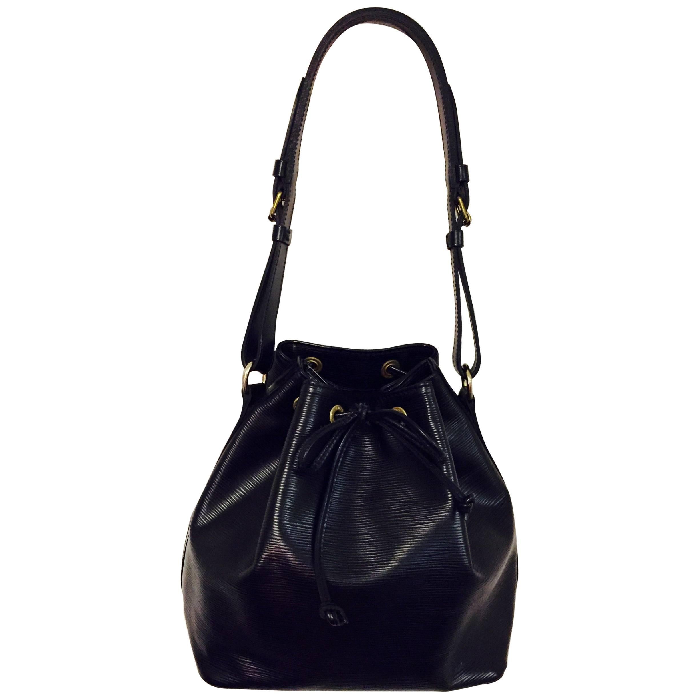 LOUIS VUITTON Authentic Epi Noe Black Leather Bucket Shoulder Bag