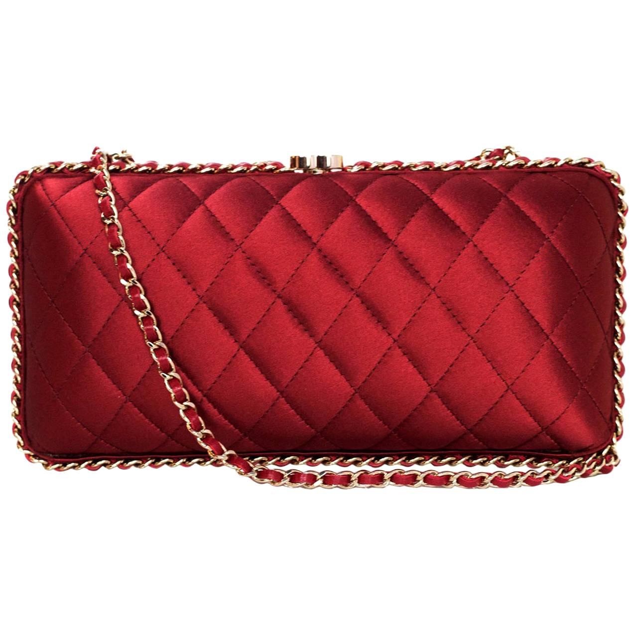 ASOS DESIGN Suedette Chain Bar Clutch Bag With Detachable Chain Strap In Cream | ASOS