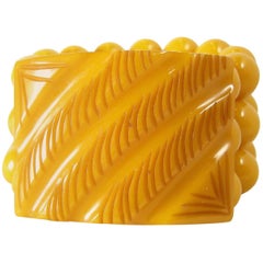 Vintage Carved Butterscotch Bakelite Stretch Bracelet