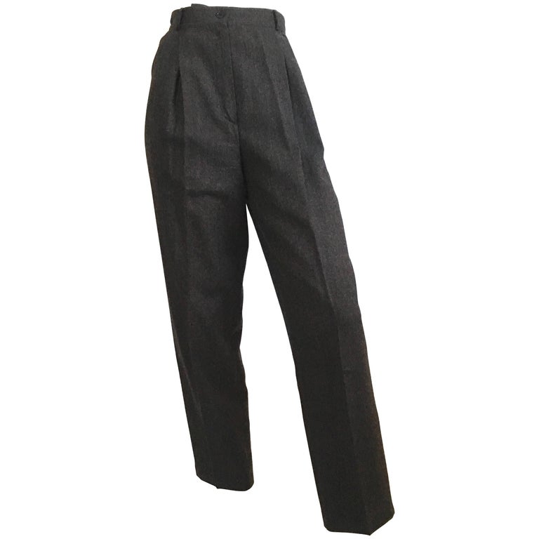 Valentino Grey Pleated Wool Pants with Pockets Size 4 For Sale at 1stDibs