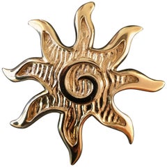 Retro Givenchy Gold Swirl Star Pin / Brooch 