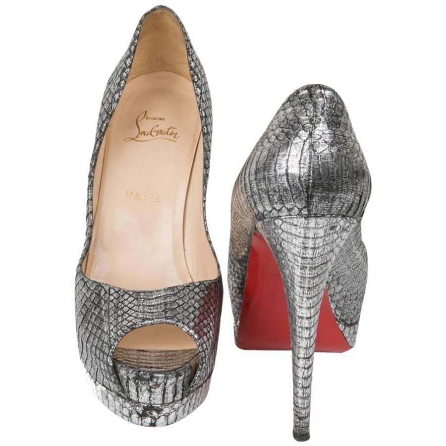 Christian Louboutin High Heel Sandals in Aged Silver Python Size 39.5EU For Sale