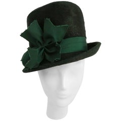 1940s Emerald Green Felt Hat with Decorative Bow