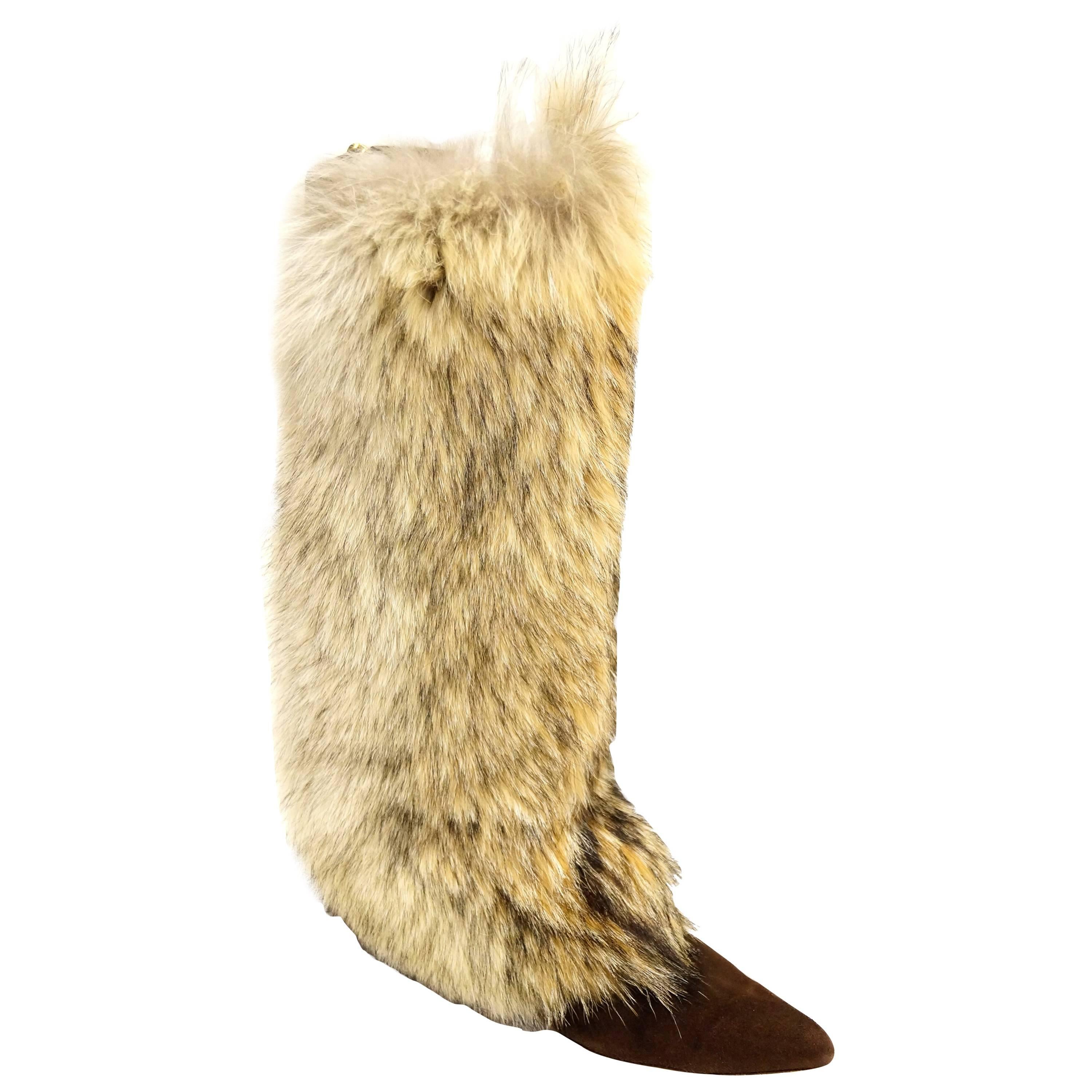 Oscar de la Renta Blonde Fox Fur and Brown Suede Boots For Sale