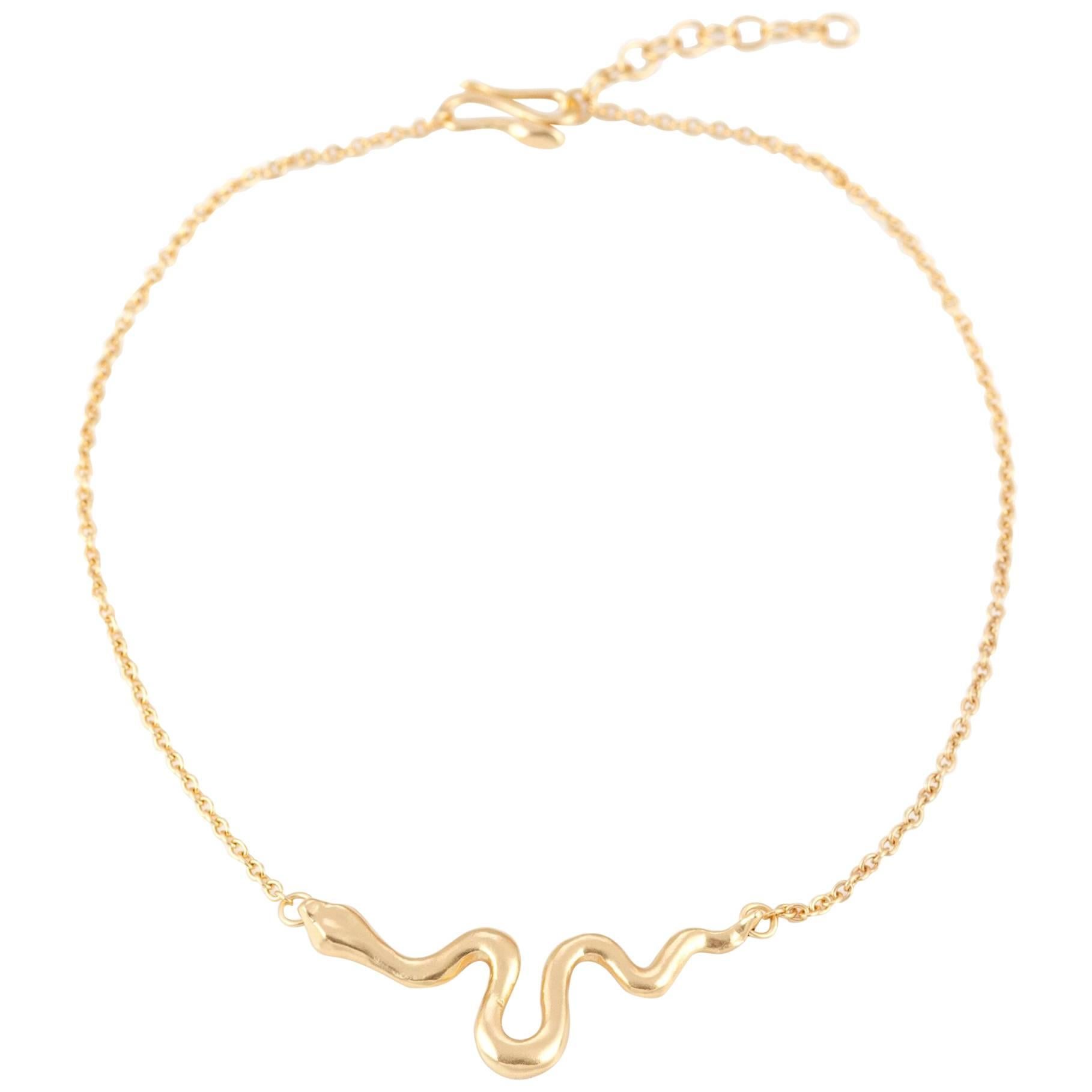 Giulia Barela Ribbon S 24k Gold Plated Bronze Necklace im Angebot