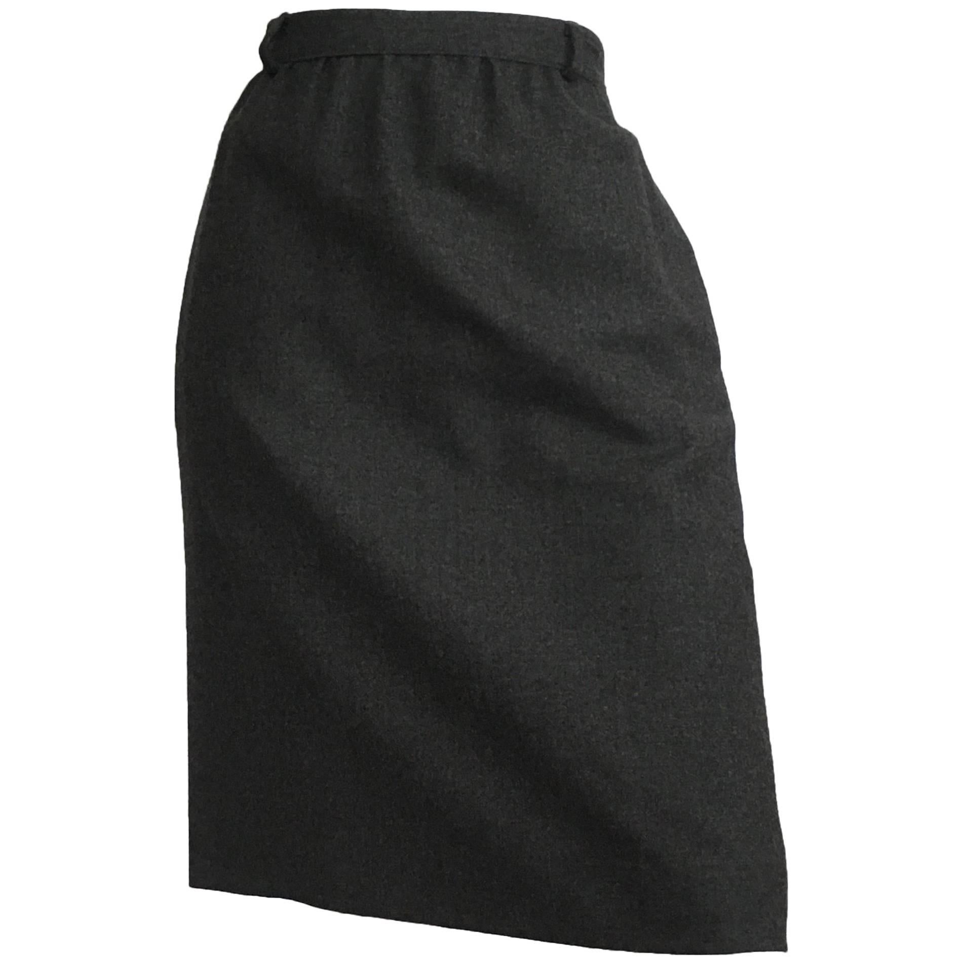 Valentino Grey Wool Pencil Skirt with Pockets Size 10 / 46. For Sale