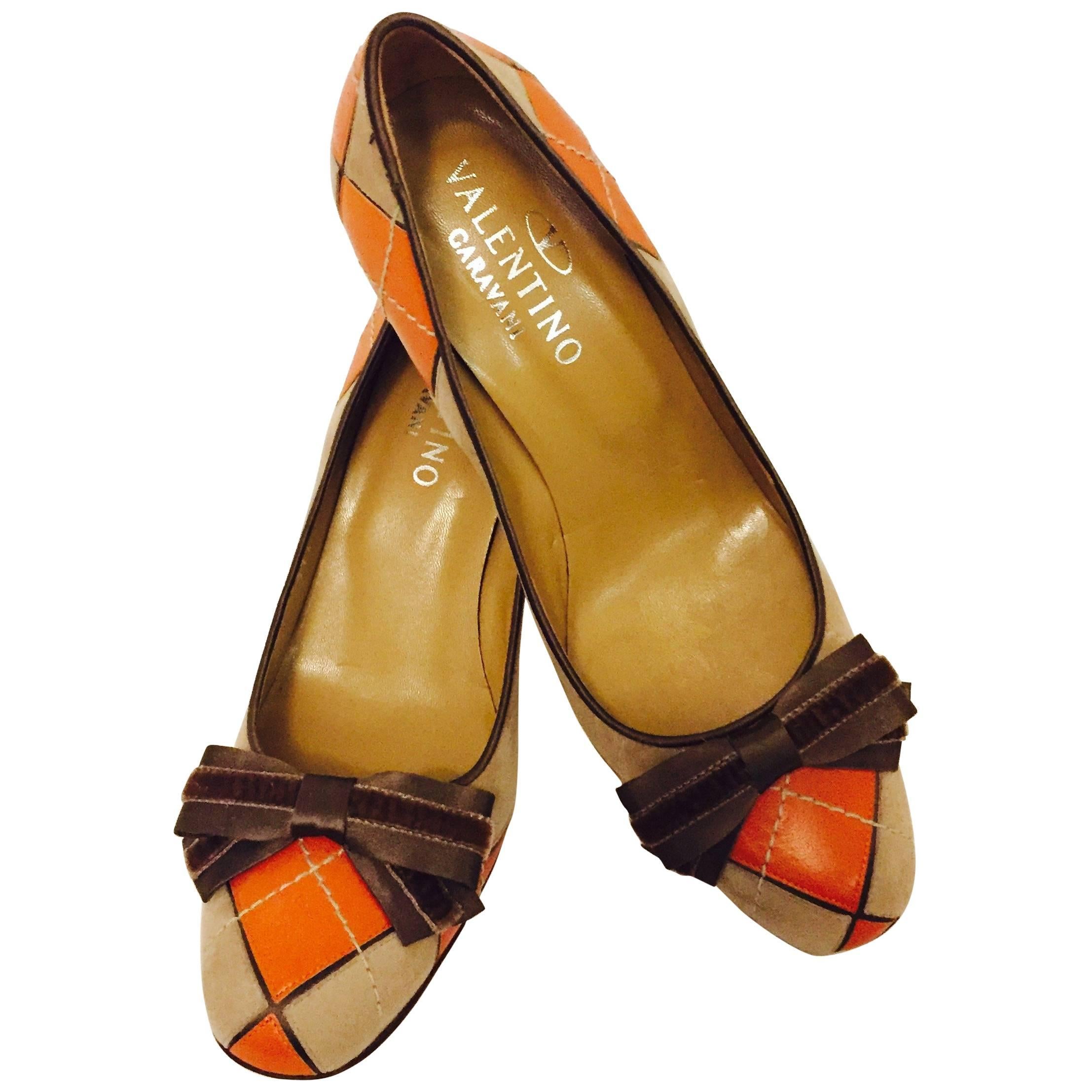 Valentino Garavani Orange Leather and Beige Suede Argyle Pumps 