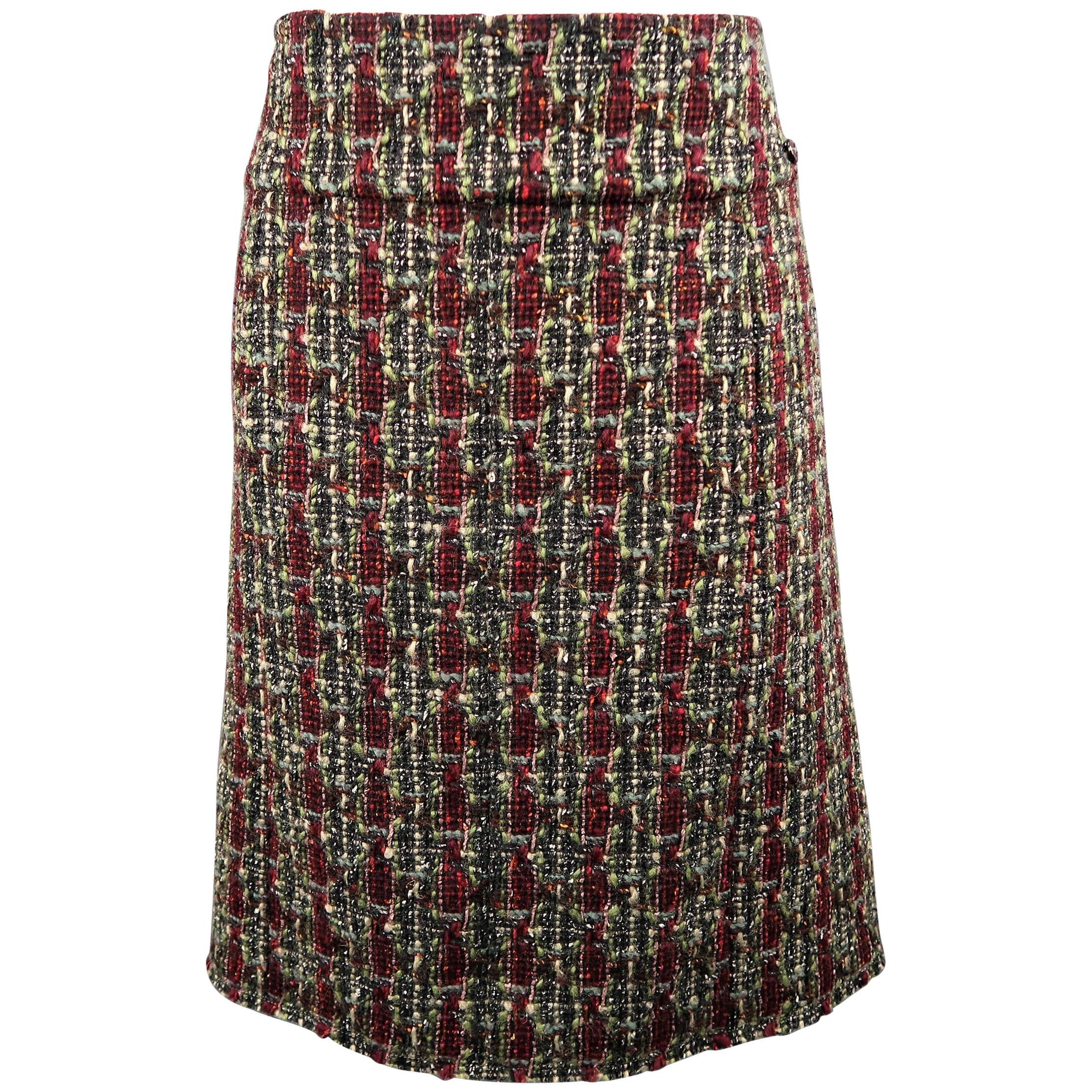 CHANEL Skirt - Size 14 - Burgundy & Green Wool Blend Boucle Tweed A Line Skirt