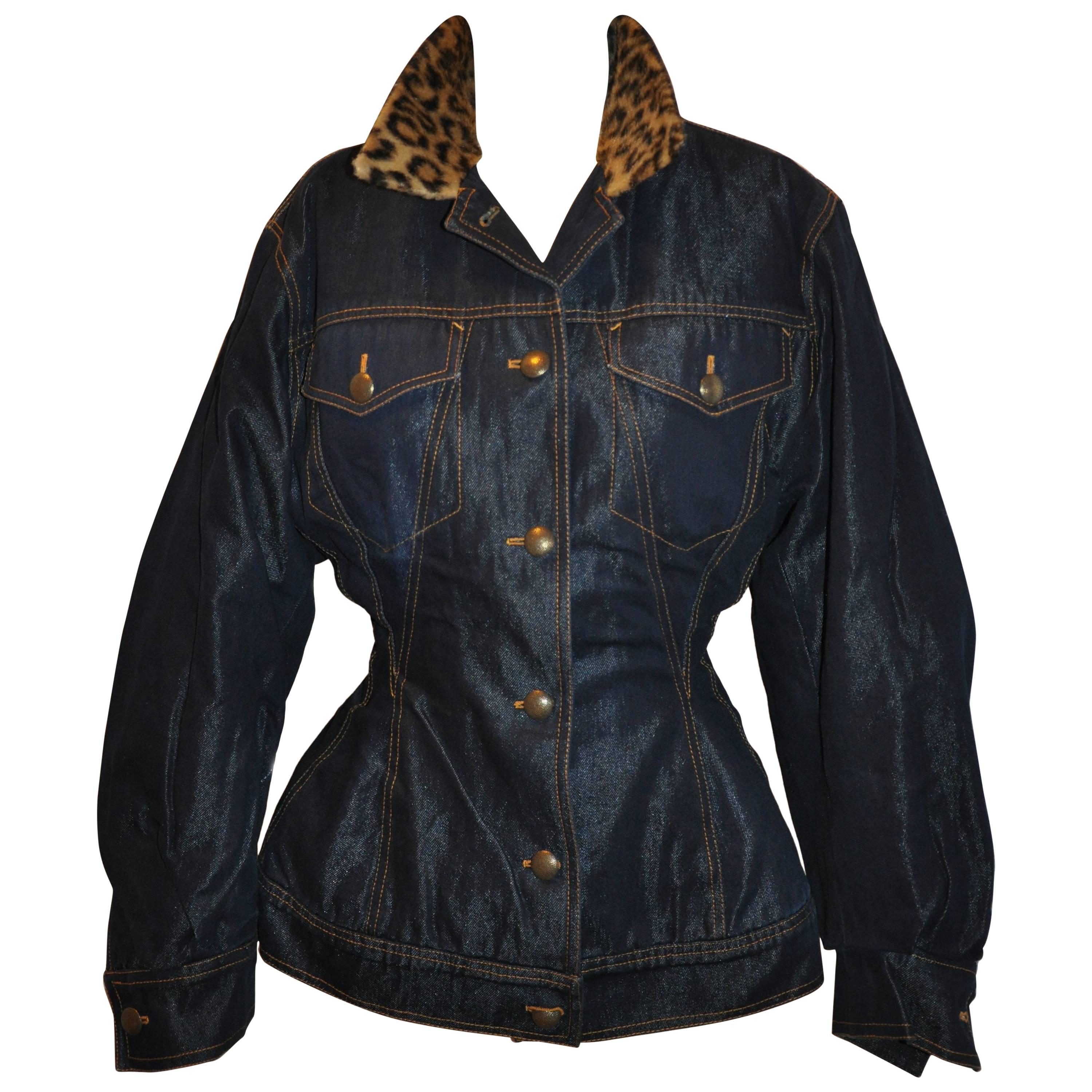 Seltene Jean Paul Gaultier Jacke aus geformtem Denim mit Leopardenkragen und Knopfleiste im Angebot