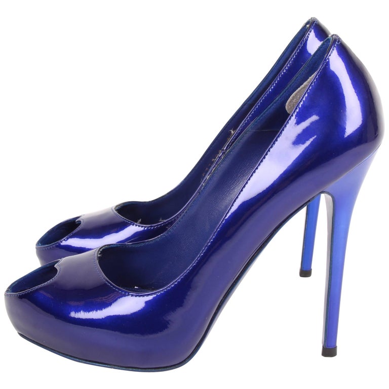 shiny blue pumps