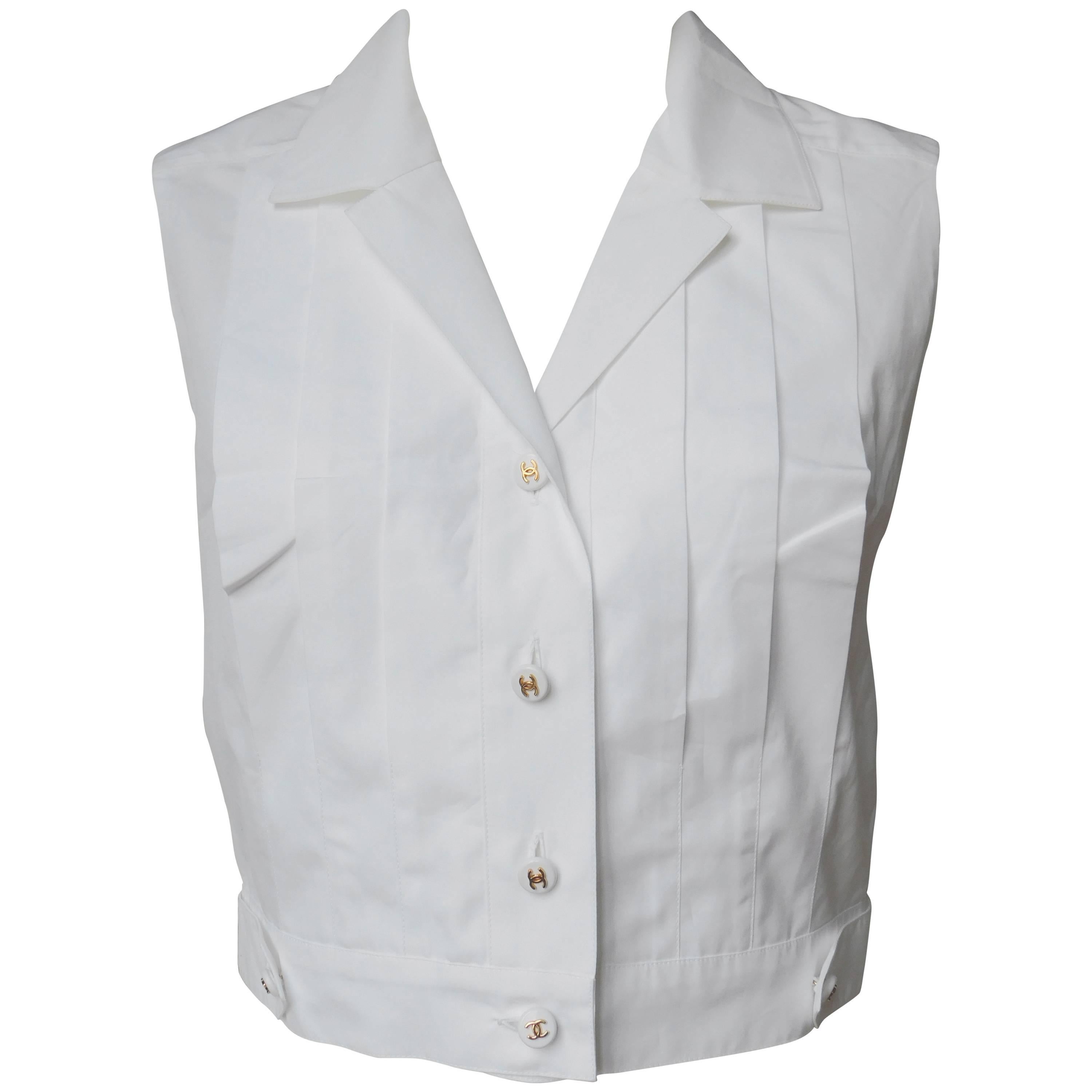 Chanel boutique White Pleated Cotton Sleeveless Button Front Shirt 