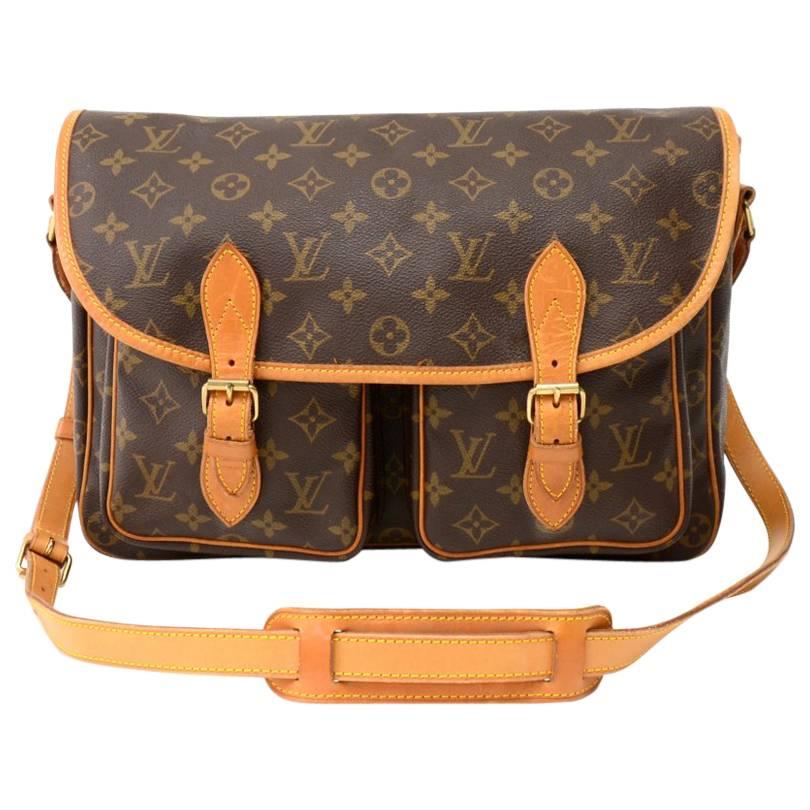 Vintage Louis Vuitton Monogram Canvas Medium Messenger Shoulder Bag at