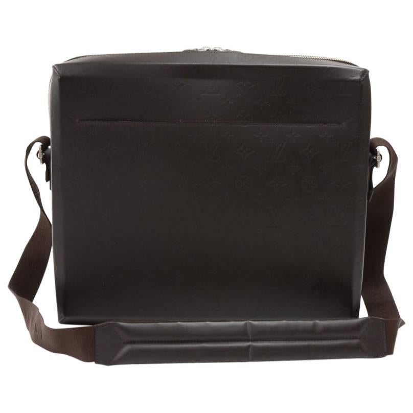 Louis Vuitton Steve Dark Brown Monogram Glace Leather Document Bag  For Sale