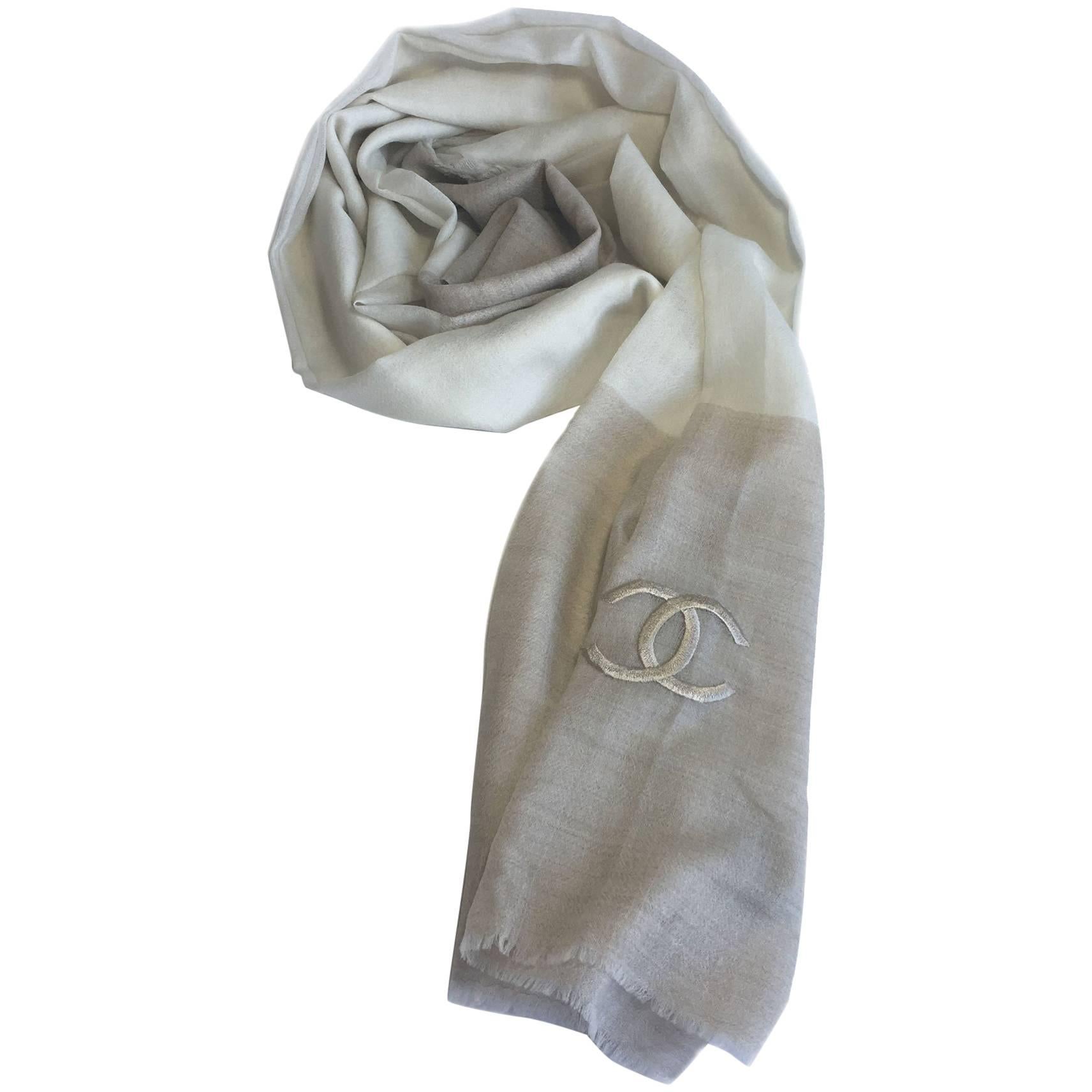 Chanel Shawl with Small Fringes in Ecru and Dark Beige Cashmere