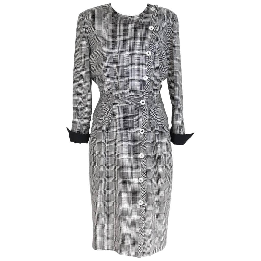 Valentino vintage wool check dress black and white size 48 mother of pearl butto