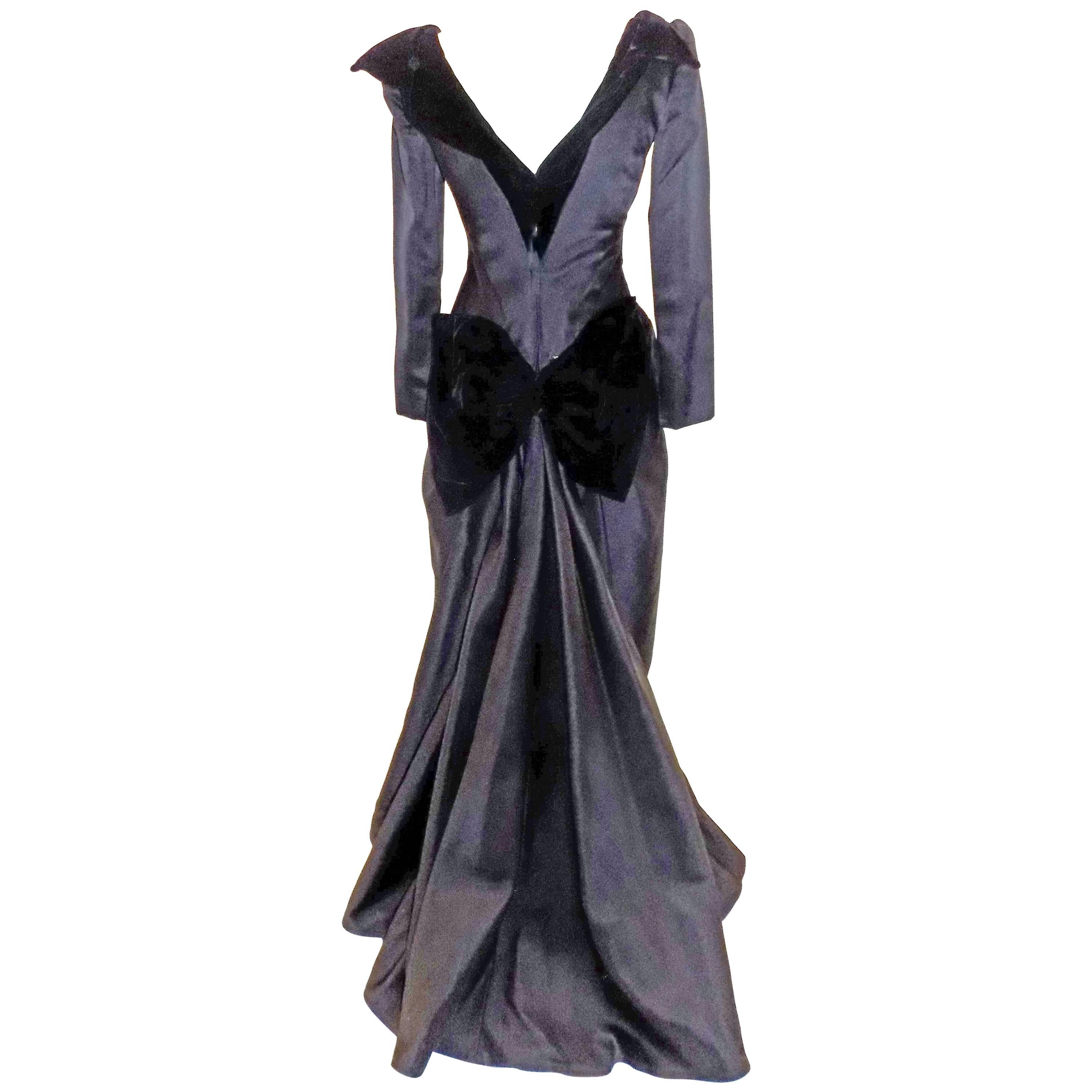 Oscar de la Renta Vintage  Black silk gown w velvet details